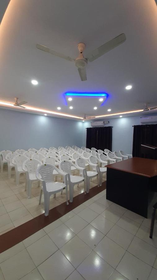 Madaparambil Residency Alwaye Dış mekan fotoğraf