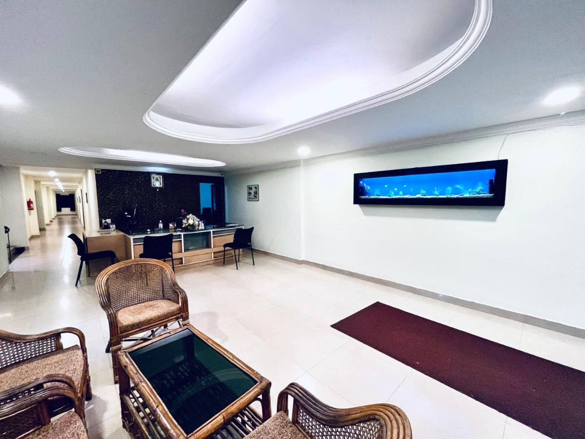 Madaparambil Residency Alwaye Dış mekan fotoğraf