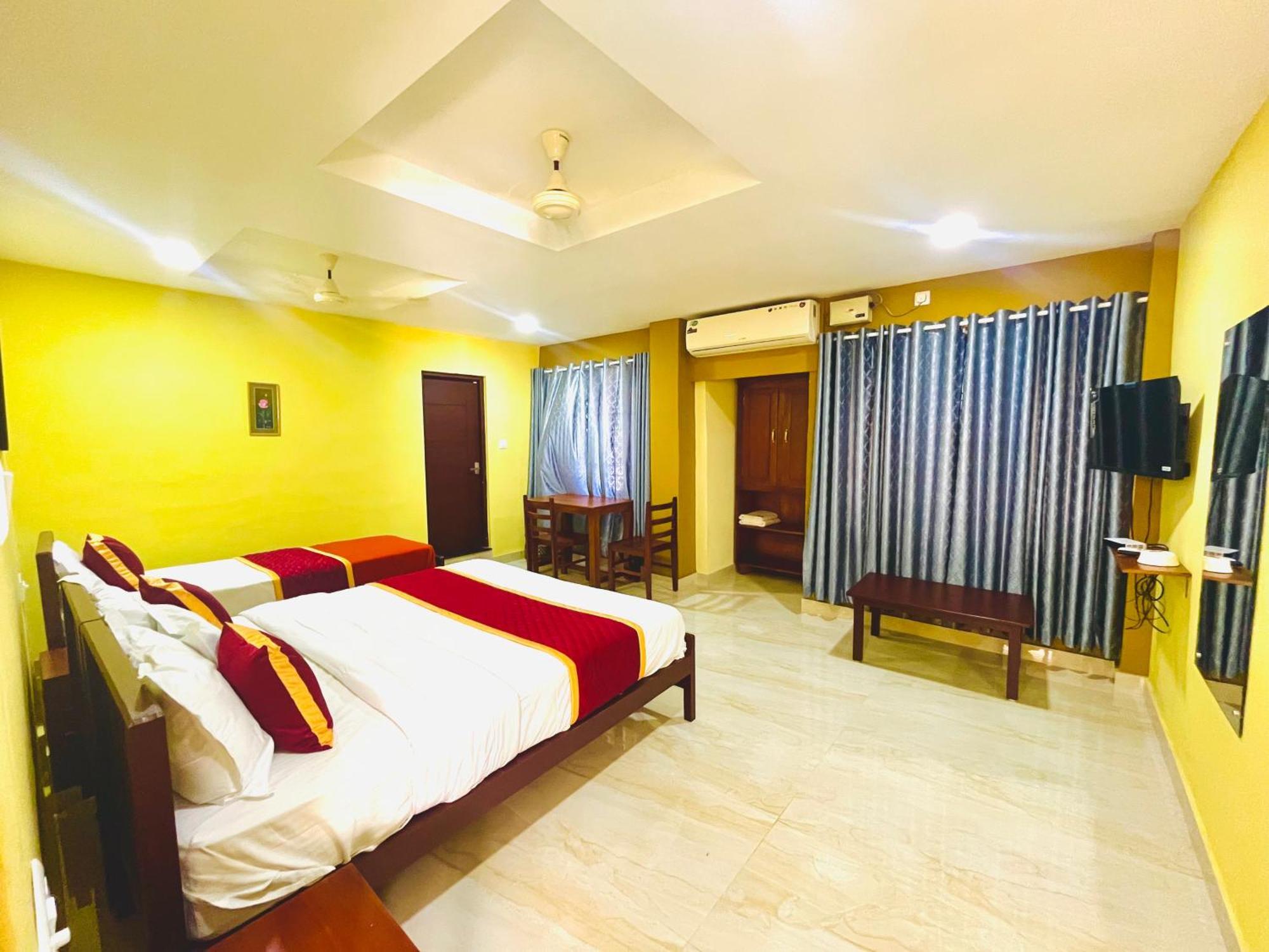 Madaparambil Residency Alwaye Dış mekan fotoğraf